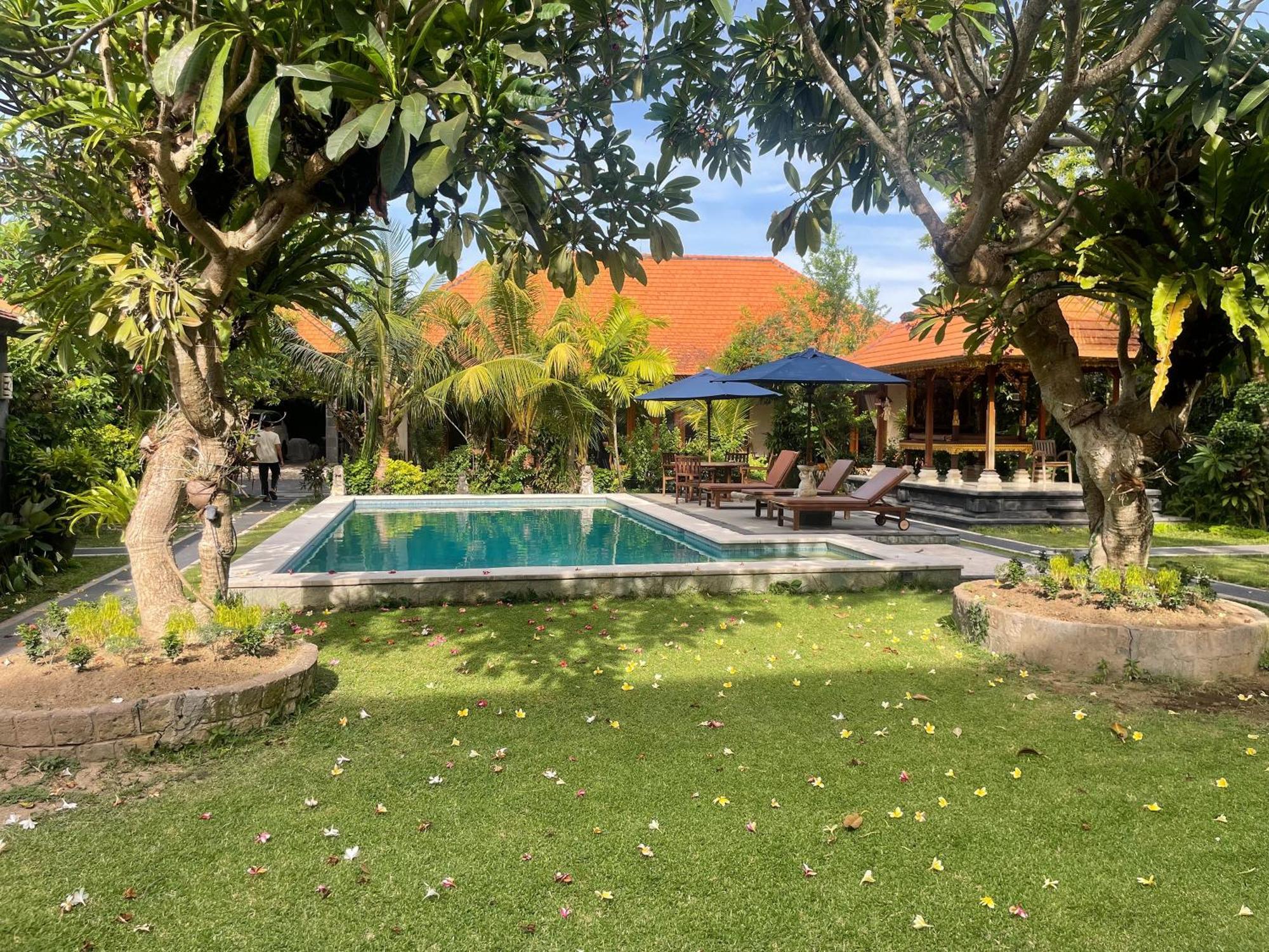 Graha Madesimon Hotel Ketewel Exterior foto