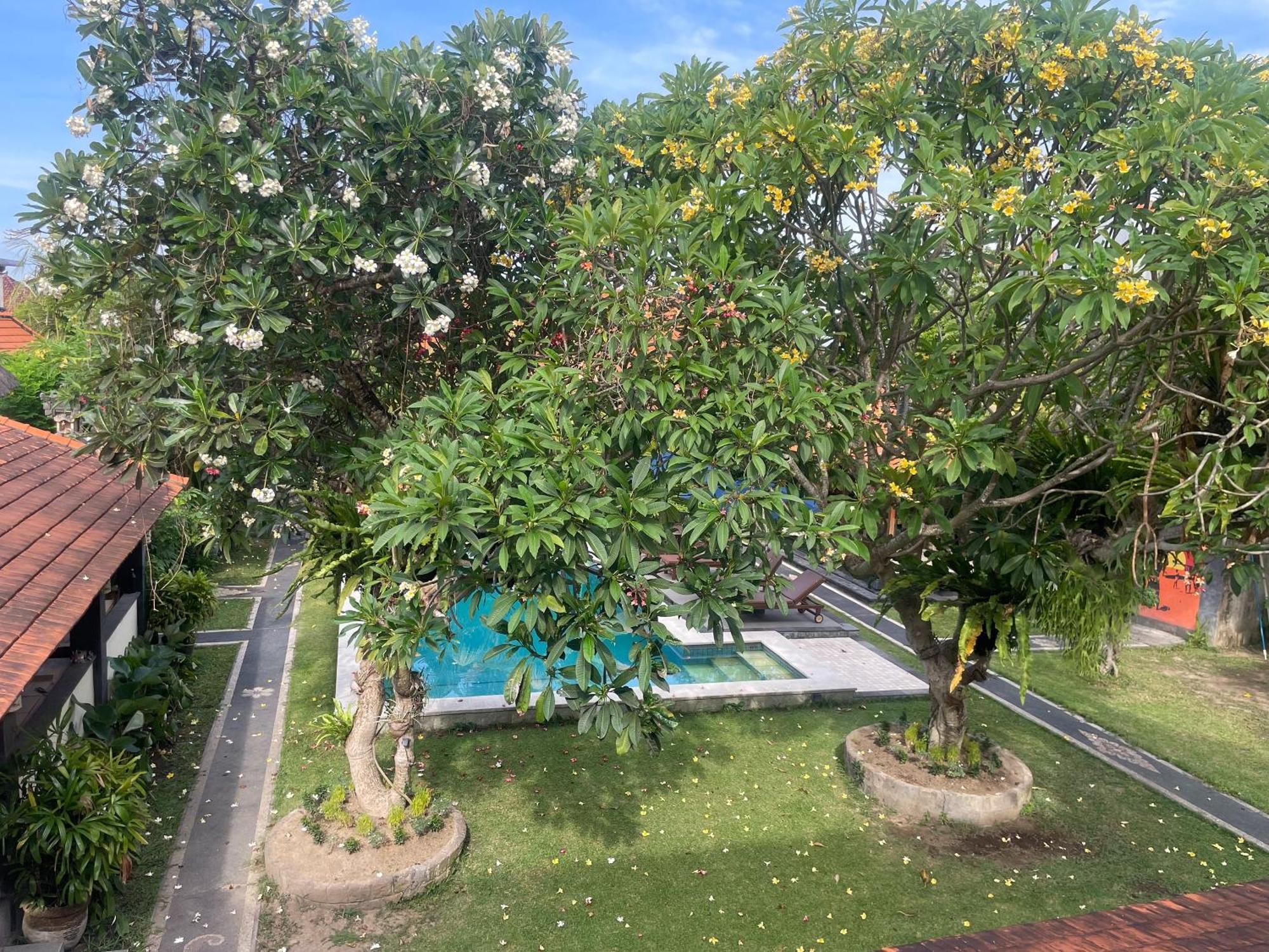 Graha Madesimon Hotel Ketewel Exterior foto